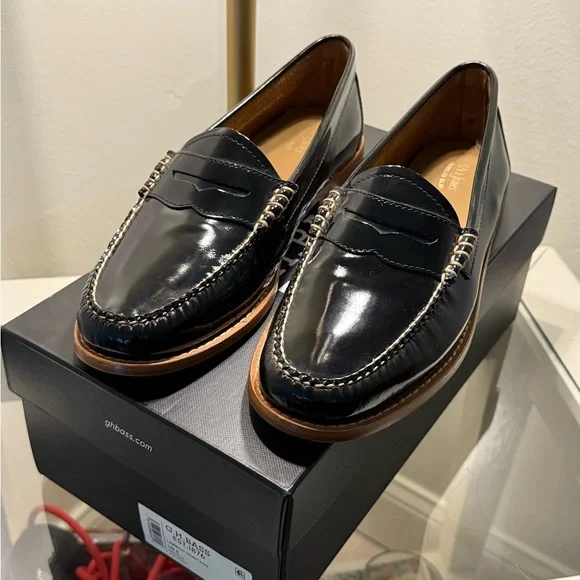GH Bass Weejuns  Whitney black patent  Leather Loafers Womens size 10 - Picture 2 of 5